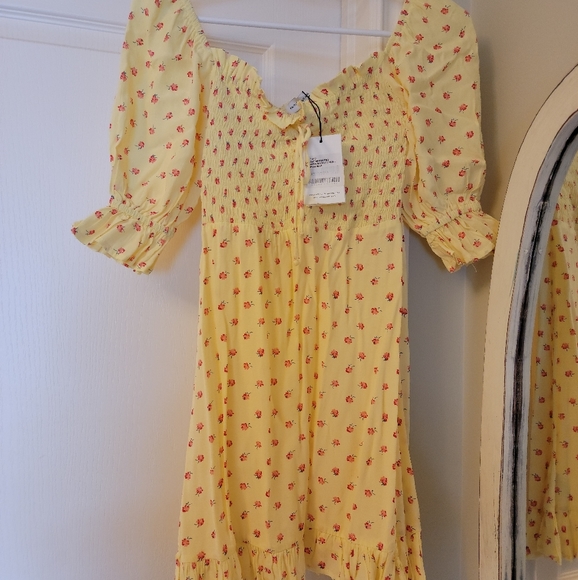 Faithfull the Brand Sage yellow floral sundress - Picture 7 of 10